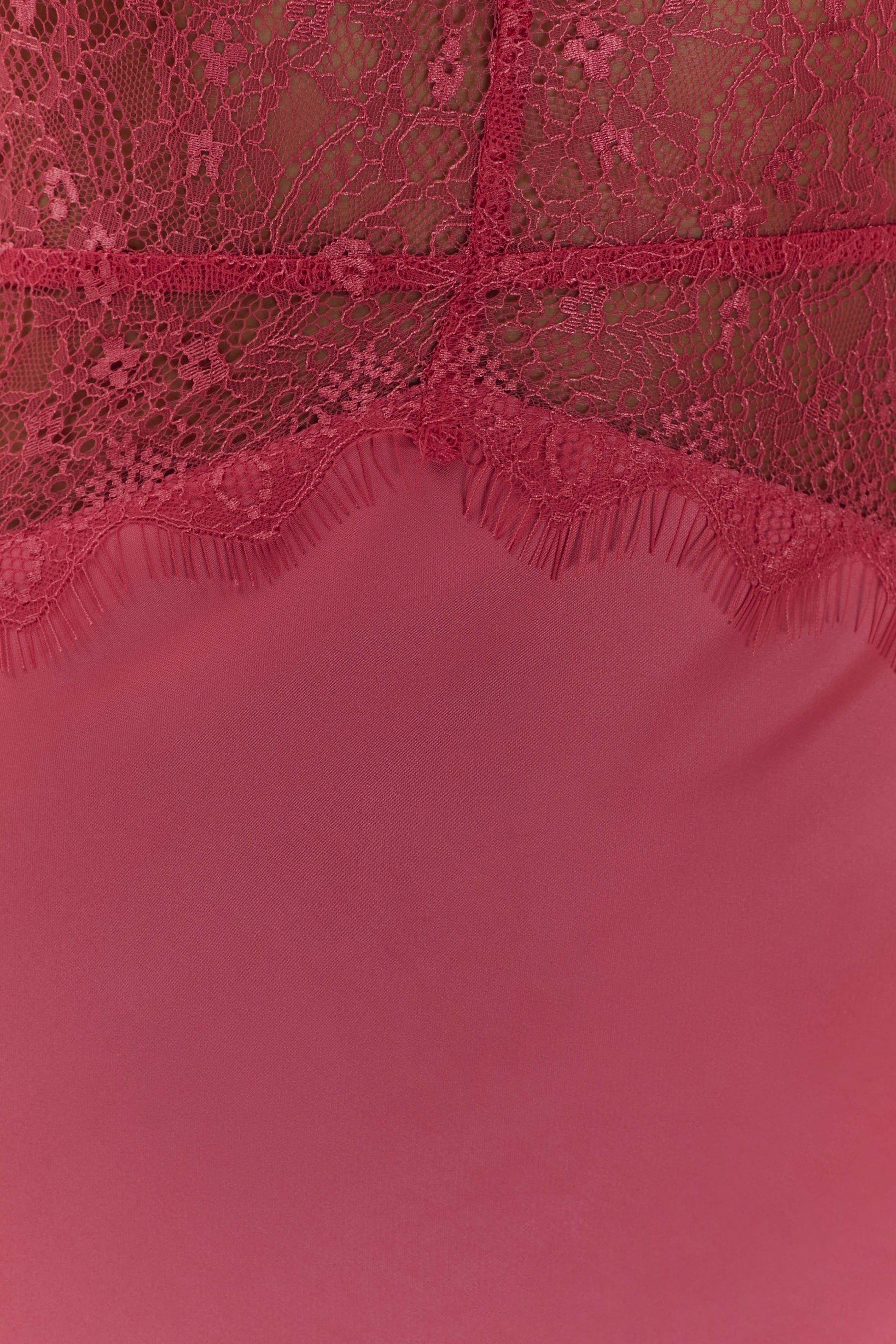 P&R Satin-Spitzen-Maxikleid